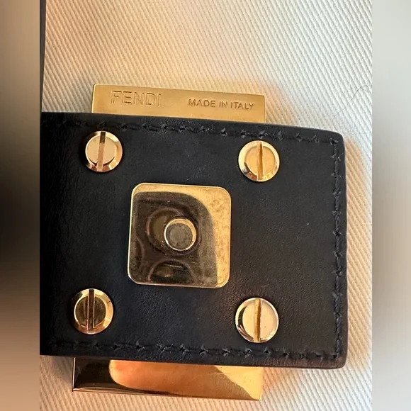 Fendi BAGUETTE LEATHER HANDBAG - Picture 6 of 16